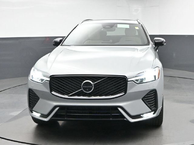 New 2026 Volvo XC60 B5 Plus w/ Protection Package Premier AWD/4WD image 3