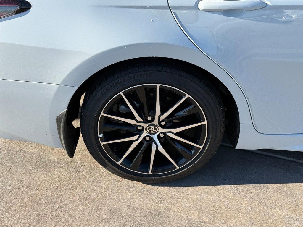 Used 2024 Toyota Camry SE w/ Cold Weather Package image 6