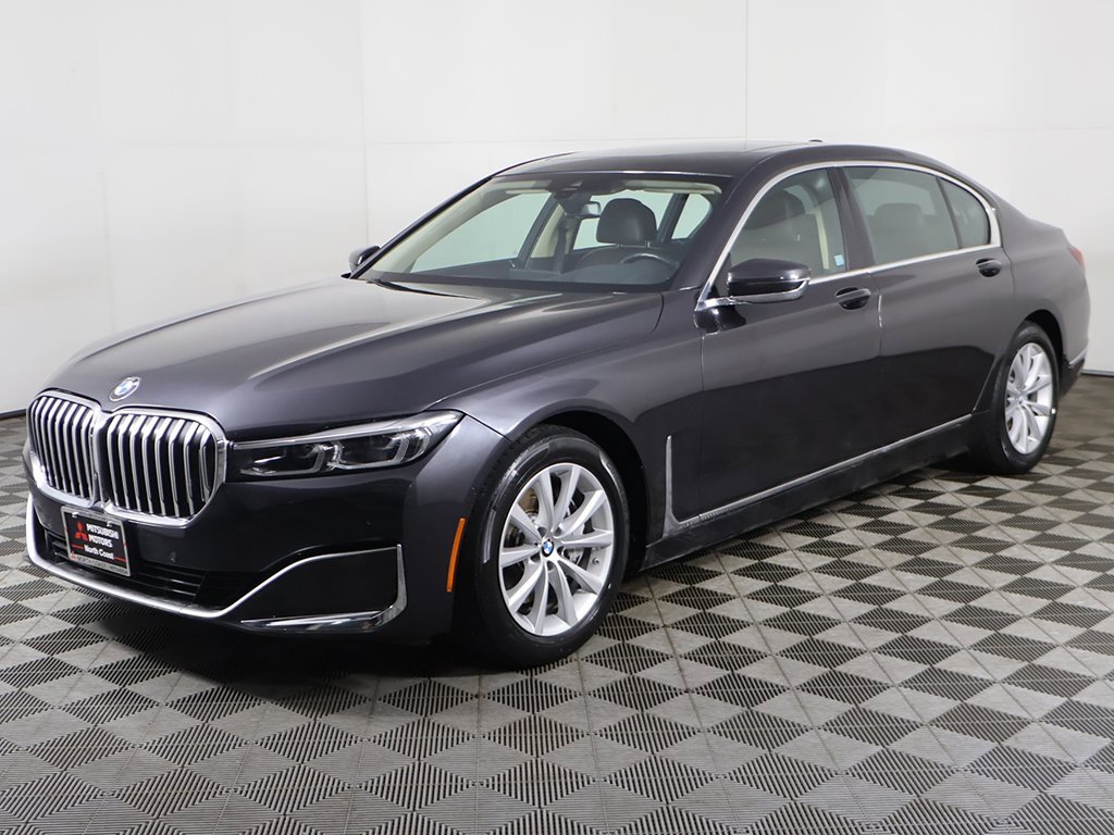 Used 2022 BMW 740i xDrive w/ Premium Package image 13