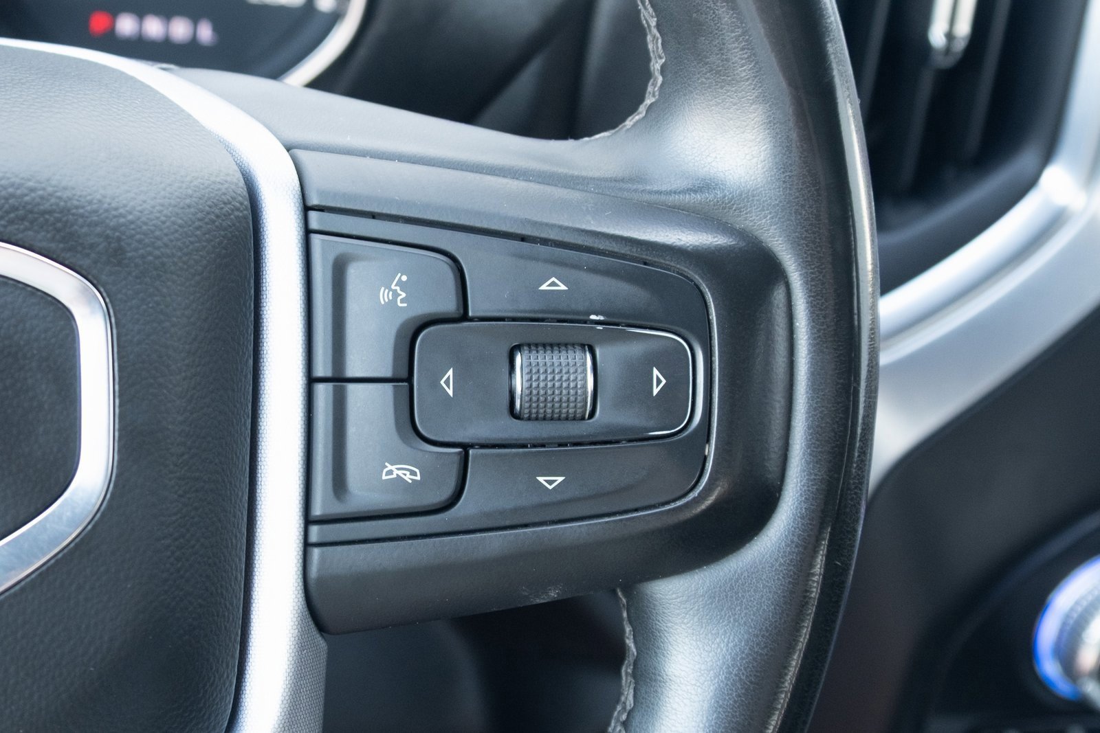 Used 2023 GMC Sierra 3500 SLT w/ SLT Preferred Package image 8