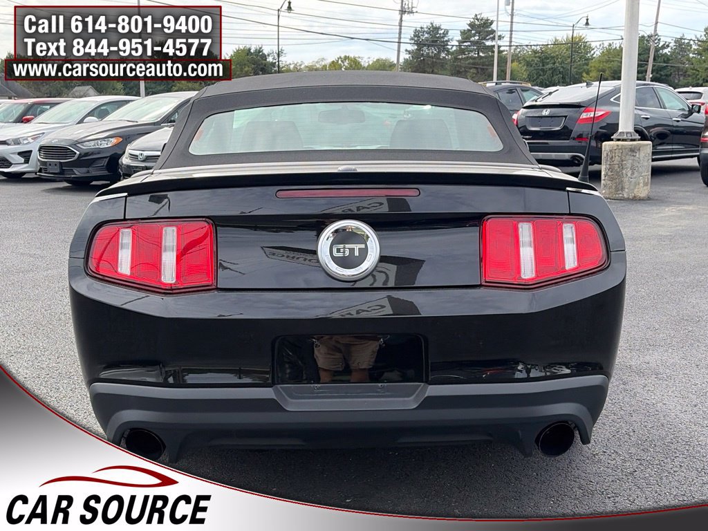 Used 2012 Ford Mustang GT Premium w/ HID Headlamps & Security Pkg RWD image 6