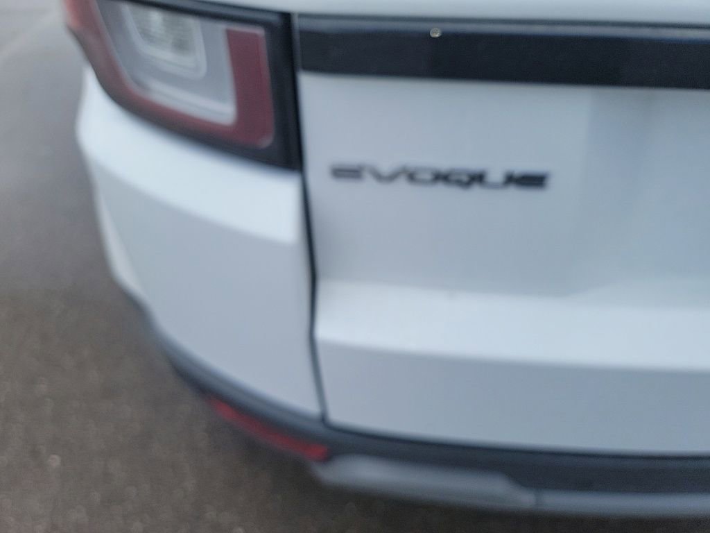 Used 2017 Land Rover Range Rover Evoque SE Premium image 13