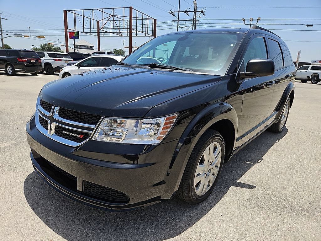Used 2020 Dodge Journey SE FWD image 1