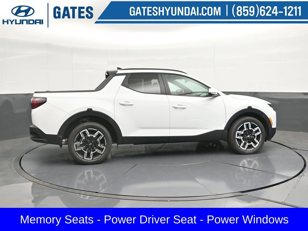 Used 2025 Hyundai Santa Cruz Limited image 3