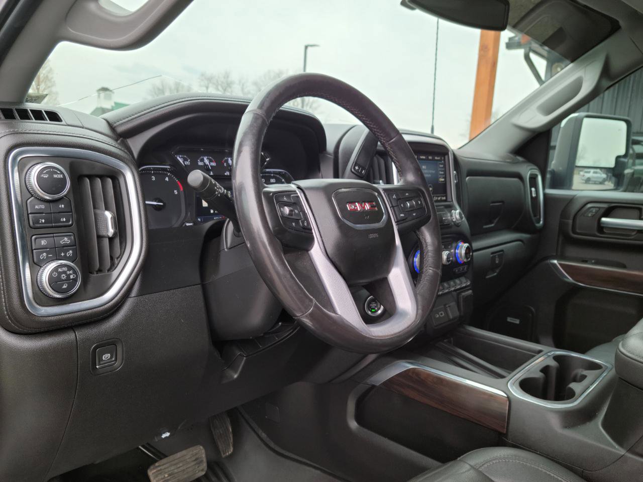 Used 2021 GMC Sierra 3500 SLT w/ SLT Preferred Package image 9