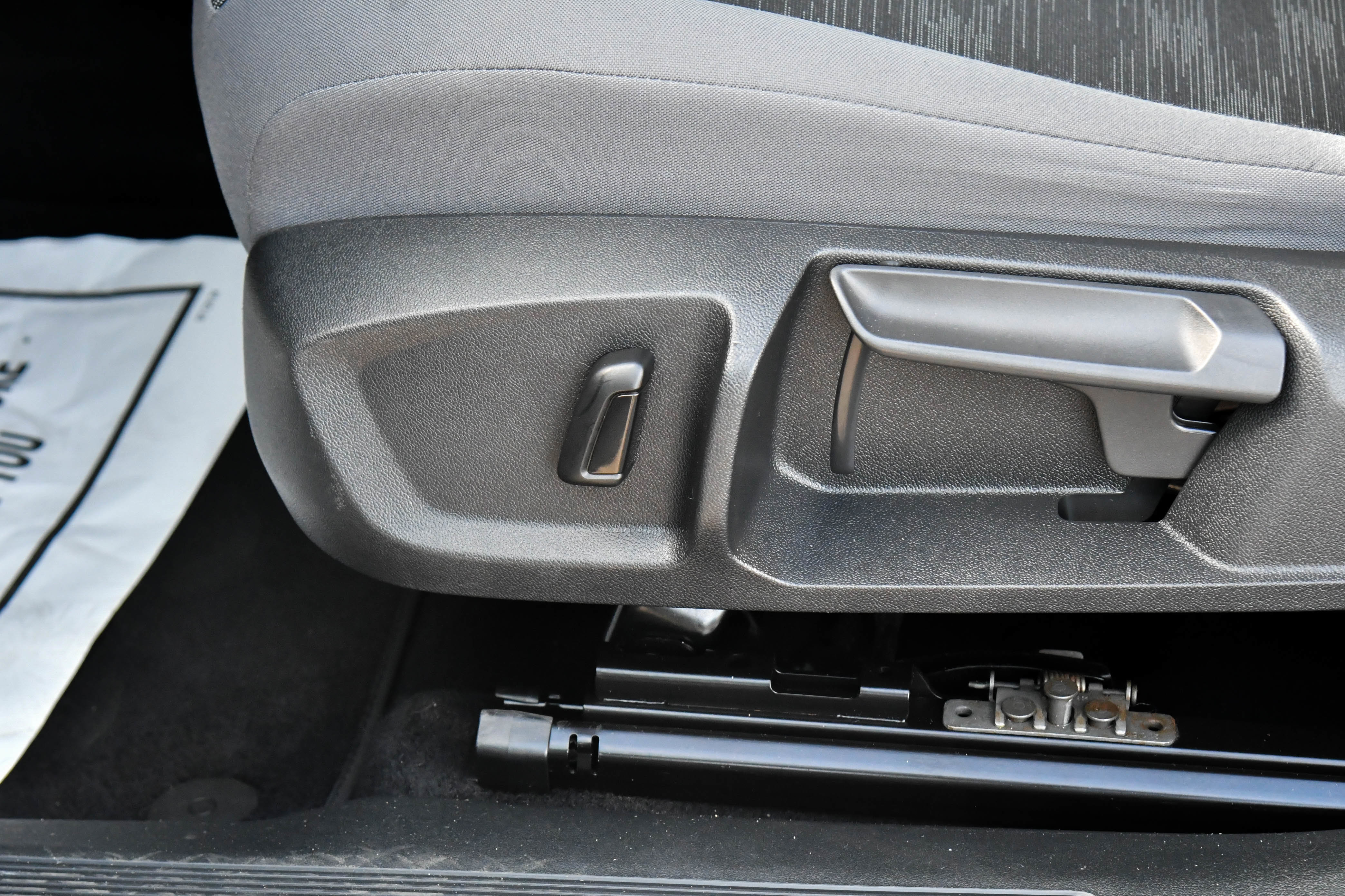 Used 2021 Volkswagen ID.4 Pro image 17