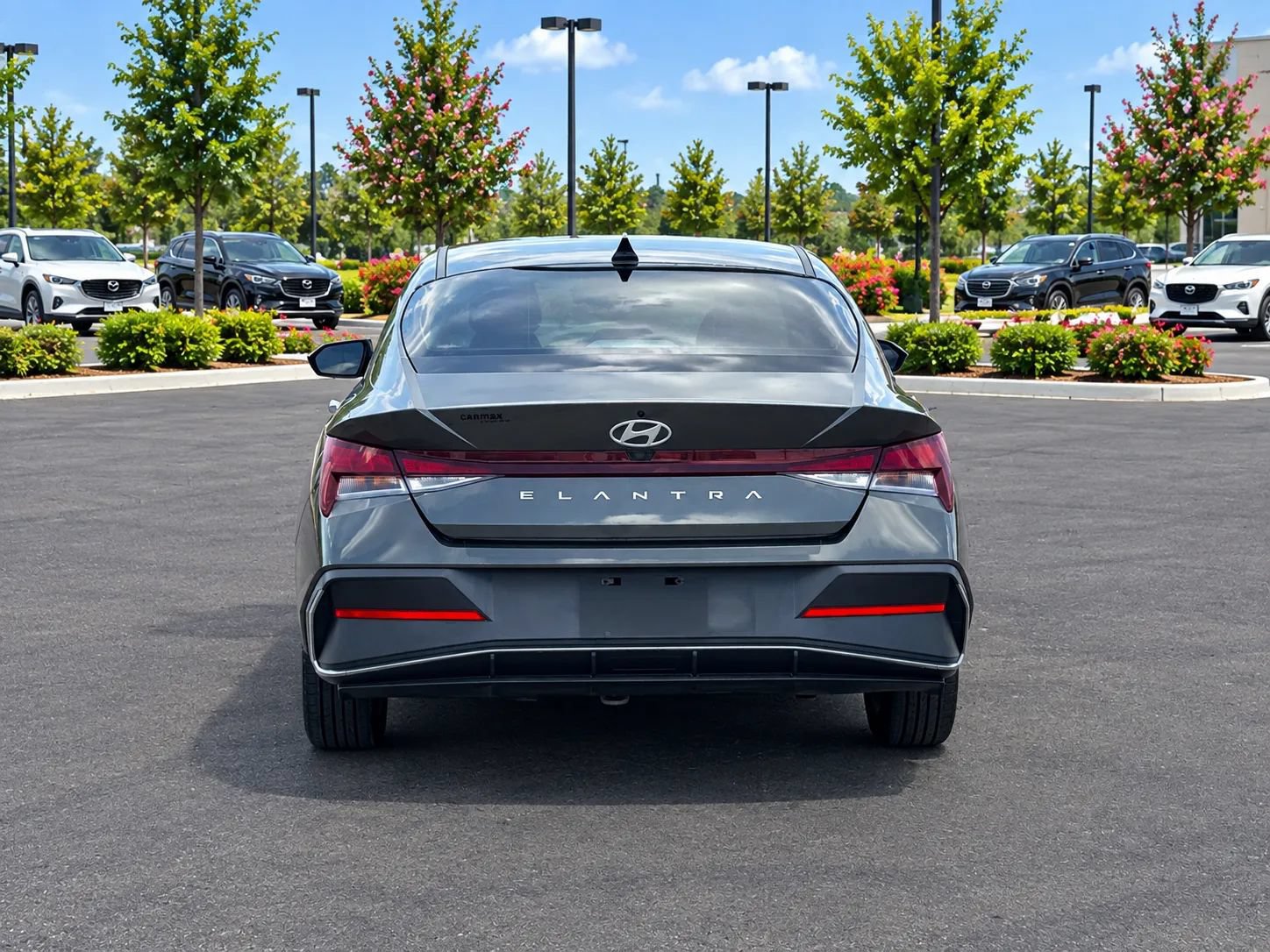 Used 2024 Hyundai Elantra SEL FWD image 5