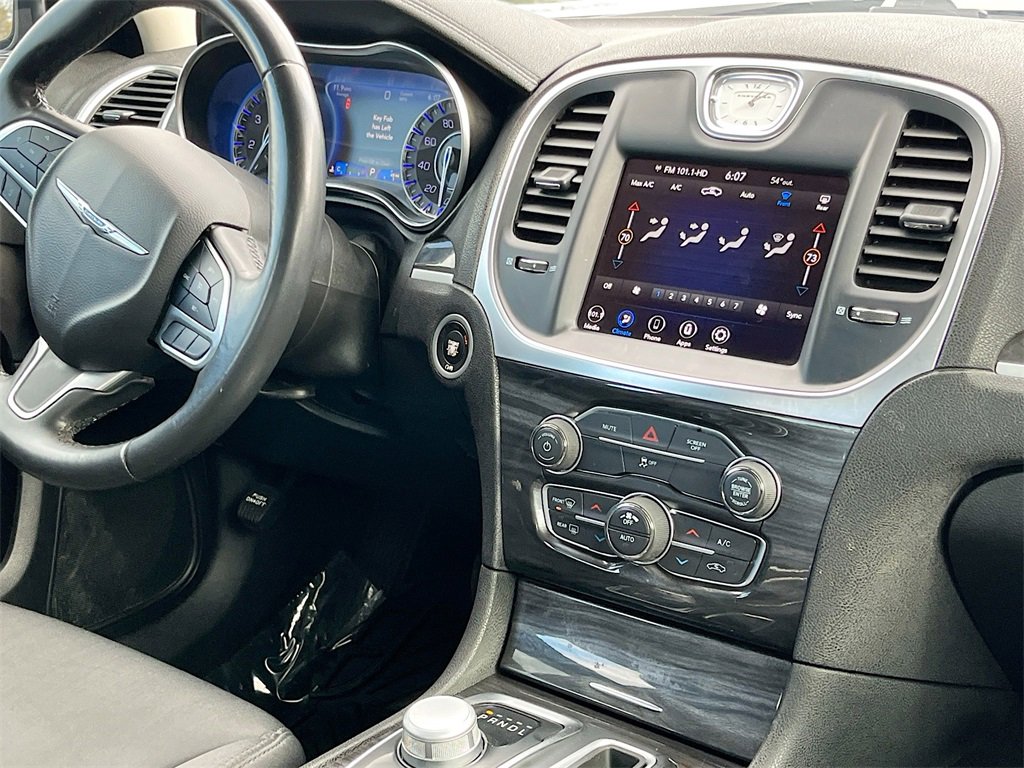 Used 2021 Chrysler 300 Touring w/ Driver Convenience Group image 24