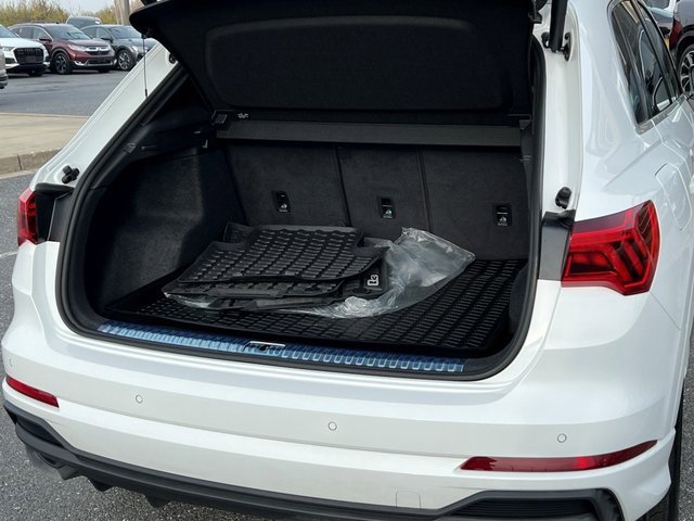 Certified 2025 Audi Q3 2.0T Premium Plus w/ Premium Plus Package image 17