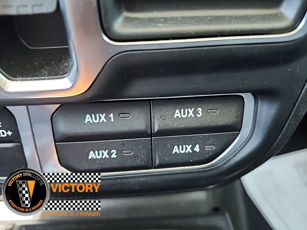 Certified 2024 Jeep Gladiator Mojave w/ Technology Group image 5