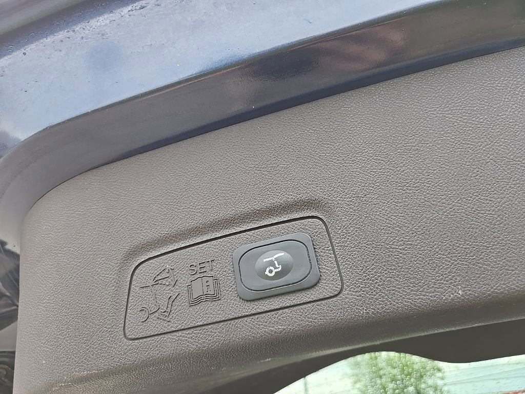 Used 2017 Lincoln MKC Reserve AWD/4WD image 38
