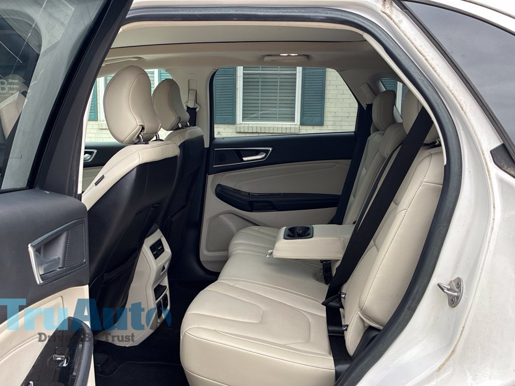 Used 2018 Ford Edge Titanium w/ Equipment Group 301A FWD image 39