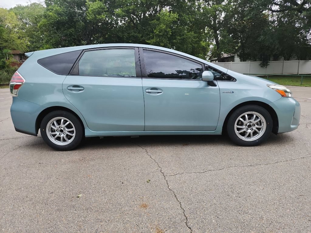 Used 2015 Toyota Prius V Four FWD image 8