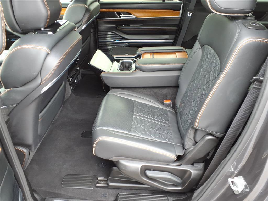 Used 2024 Jeep Grand Wagoneer L Series III image 7