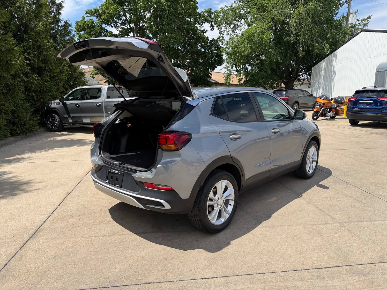 Used 2023 Buick Encore GX Preferred w/ Cold Weather Comfort Package FWD image 32