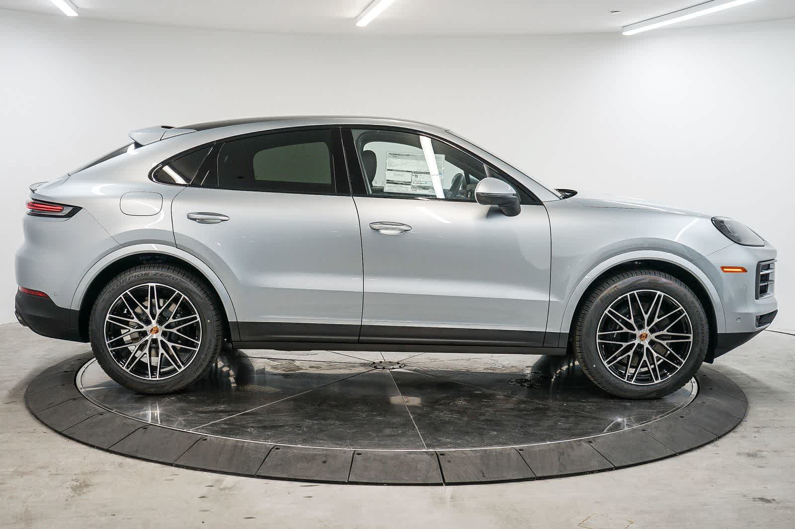 New 2026 Porsche Cayenne Coupe AWD/4WD image 8