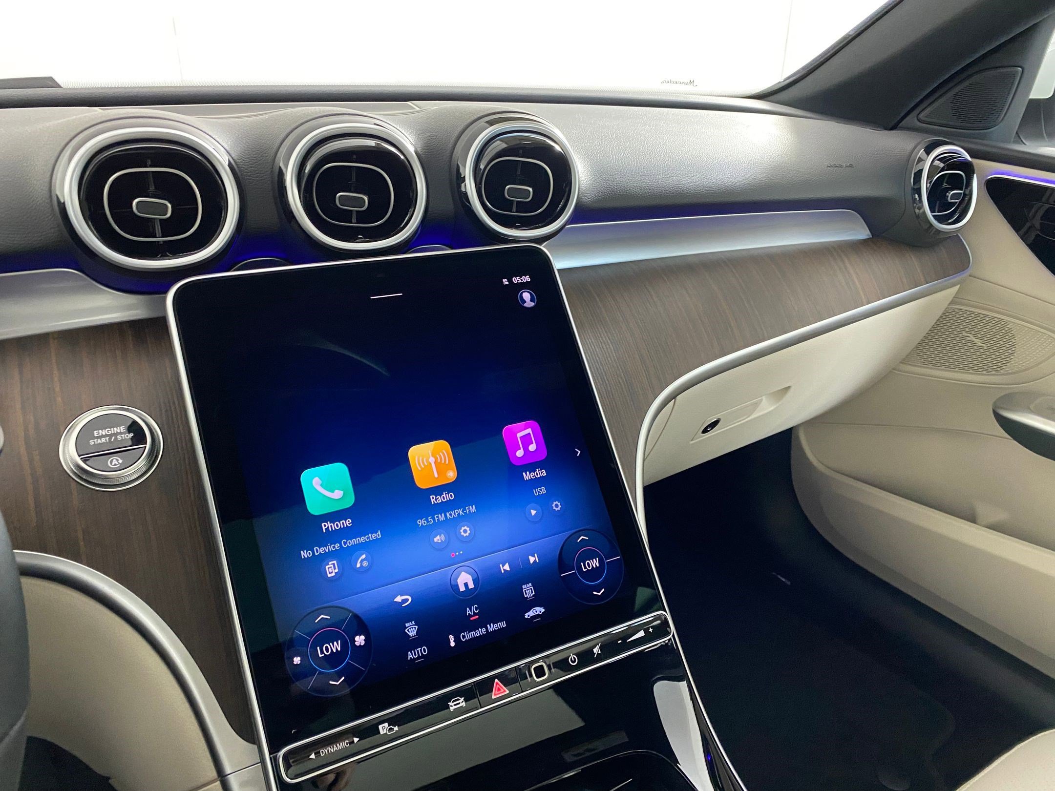 Used 2025 Mercedes-Benz C 300 4MATIC Sedan image 24