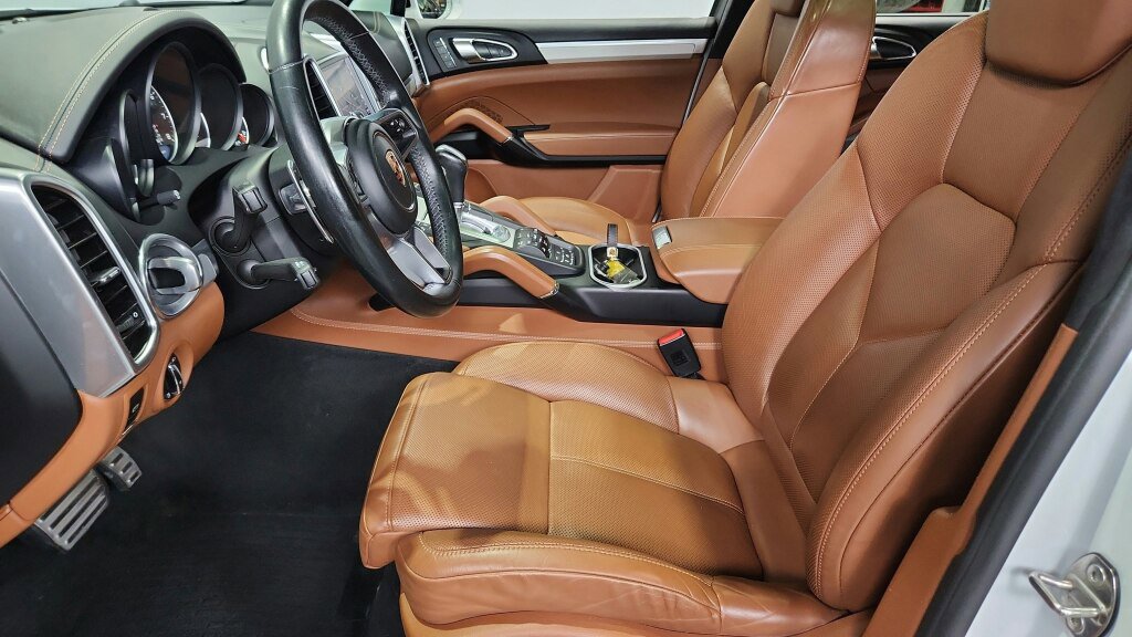Used 2017 Porsche Cayenne GTS image 25