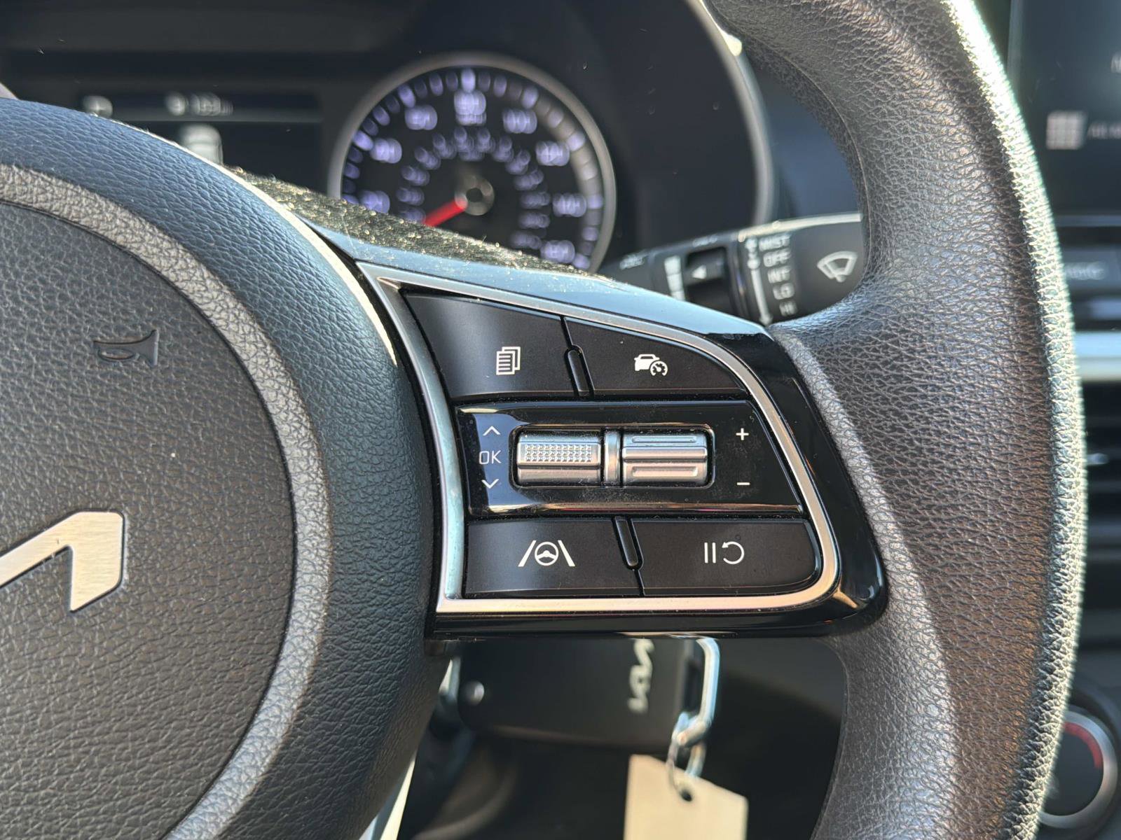 Used 2024 Kia Forte LXS image 10