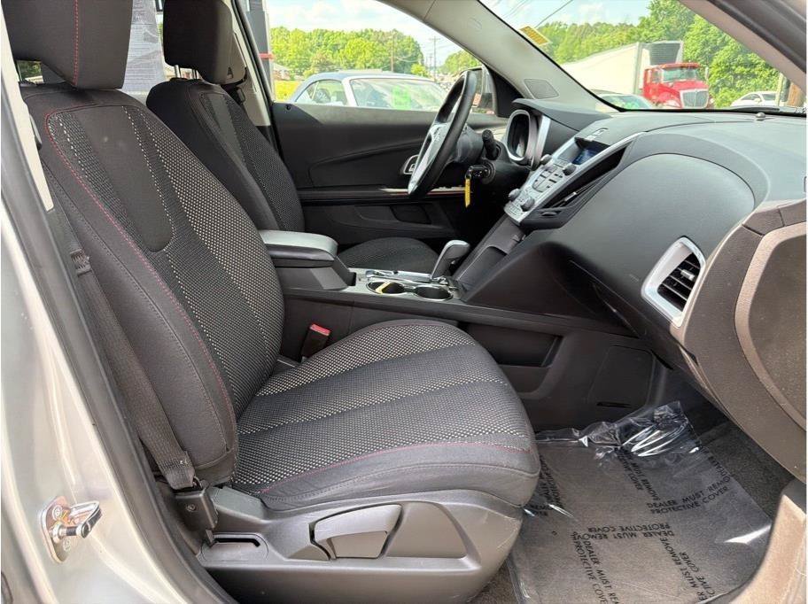 Used 2011 Chevrolet Equinox LT w/ Driver Convenience Package FWD image 12