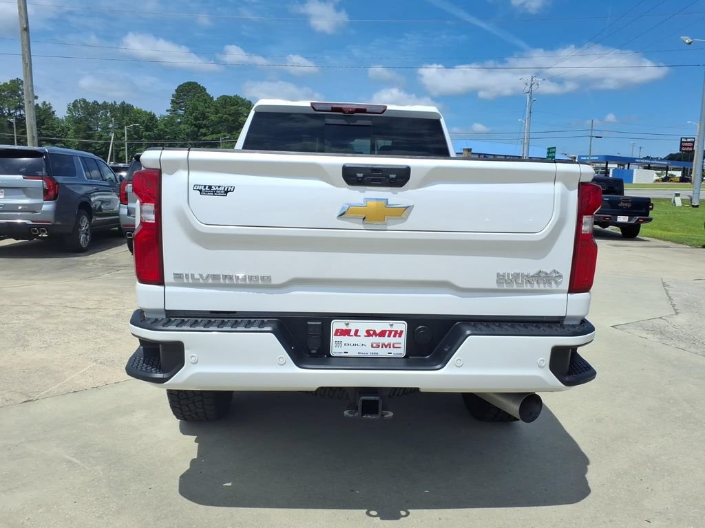 Used 2024 Chevrolet Silverado 2500 High Country w/ High Country Premium Package AWD/4WD image 6