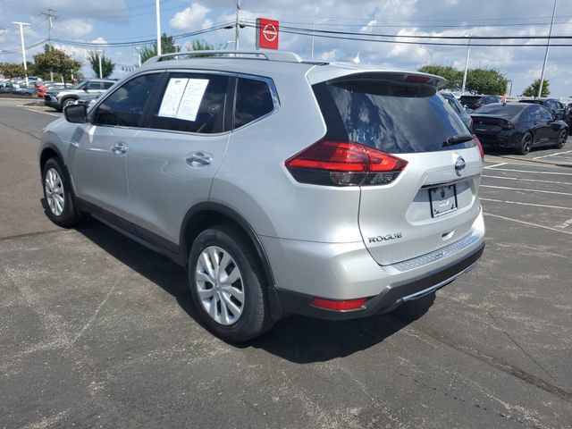 Used 2017 Nissan Rogue S w/ S Appearance Package AWD/4WD image 3