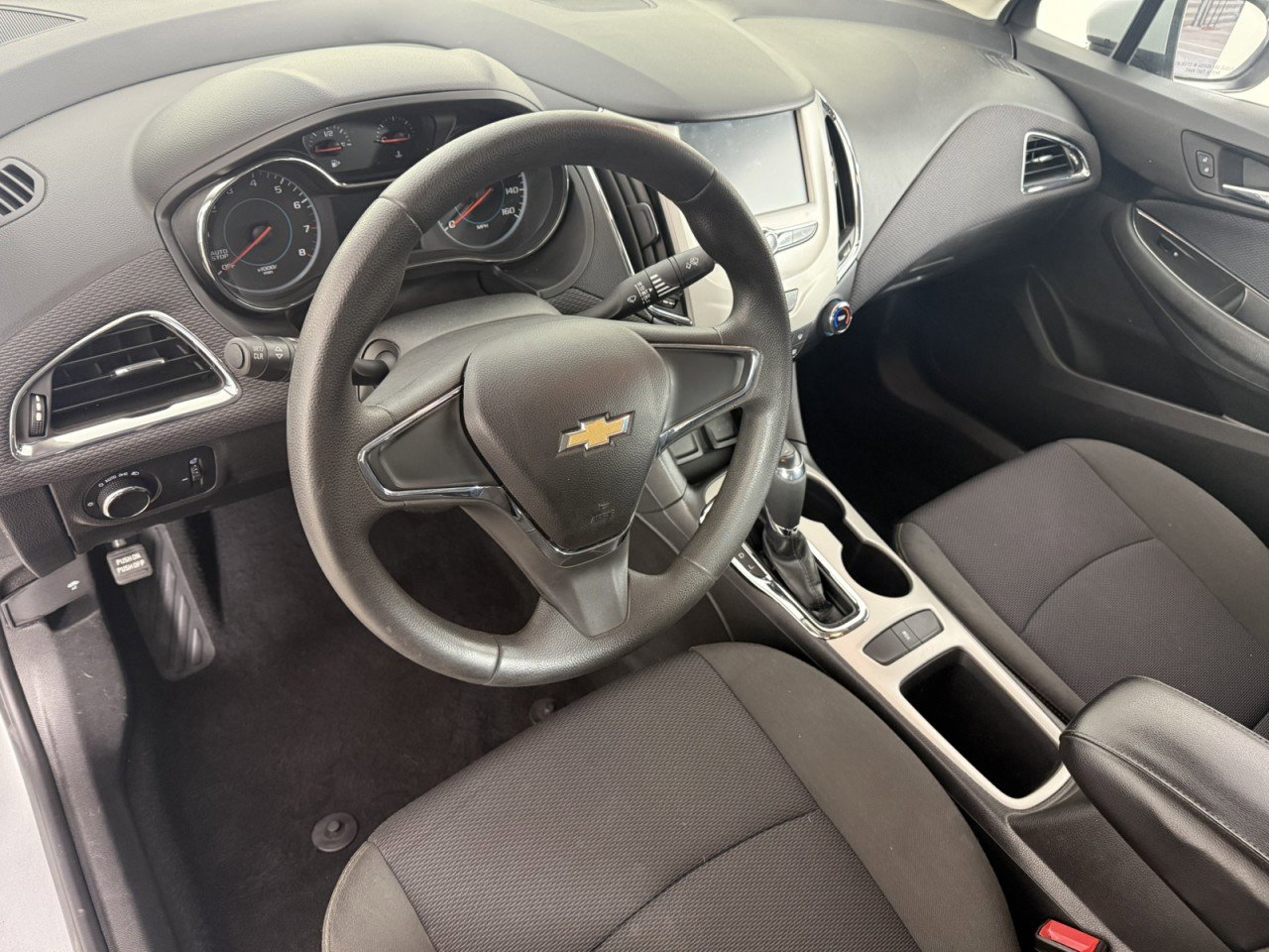 Used 2017 Chevrolet Cruze LS image 15