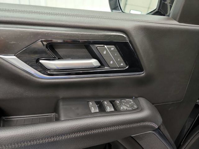 Used 2025 GMC Yukon XL Denali AWD/4WD image 20