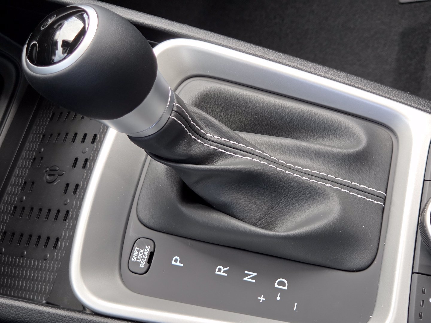 New 2026 Hyundai Venue SEL FWD image 36
