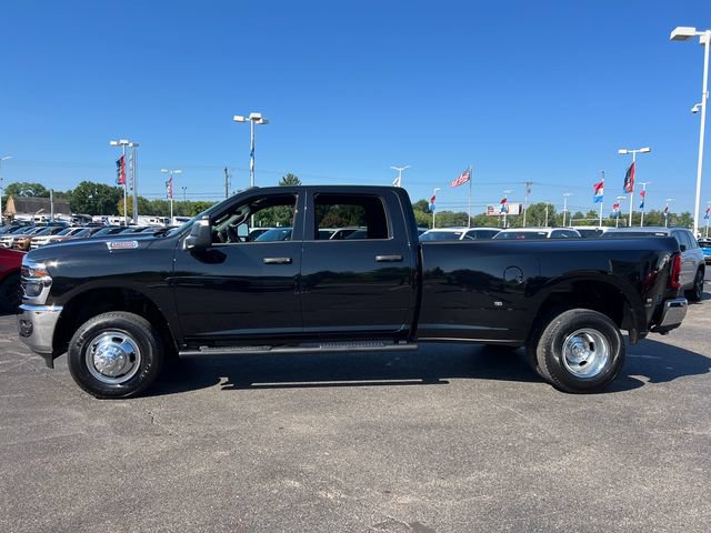 New 2026 RAM 3500 Tradesman AWD/4WD image 4