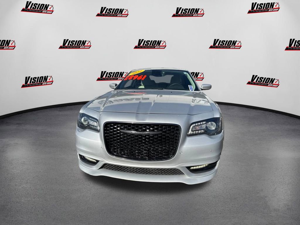 Used 2022 Chrysler 300 Touring L video 2