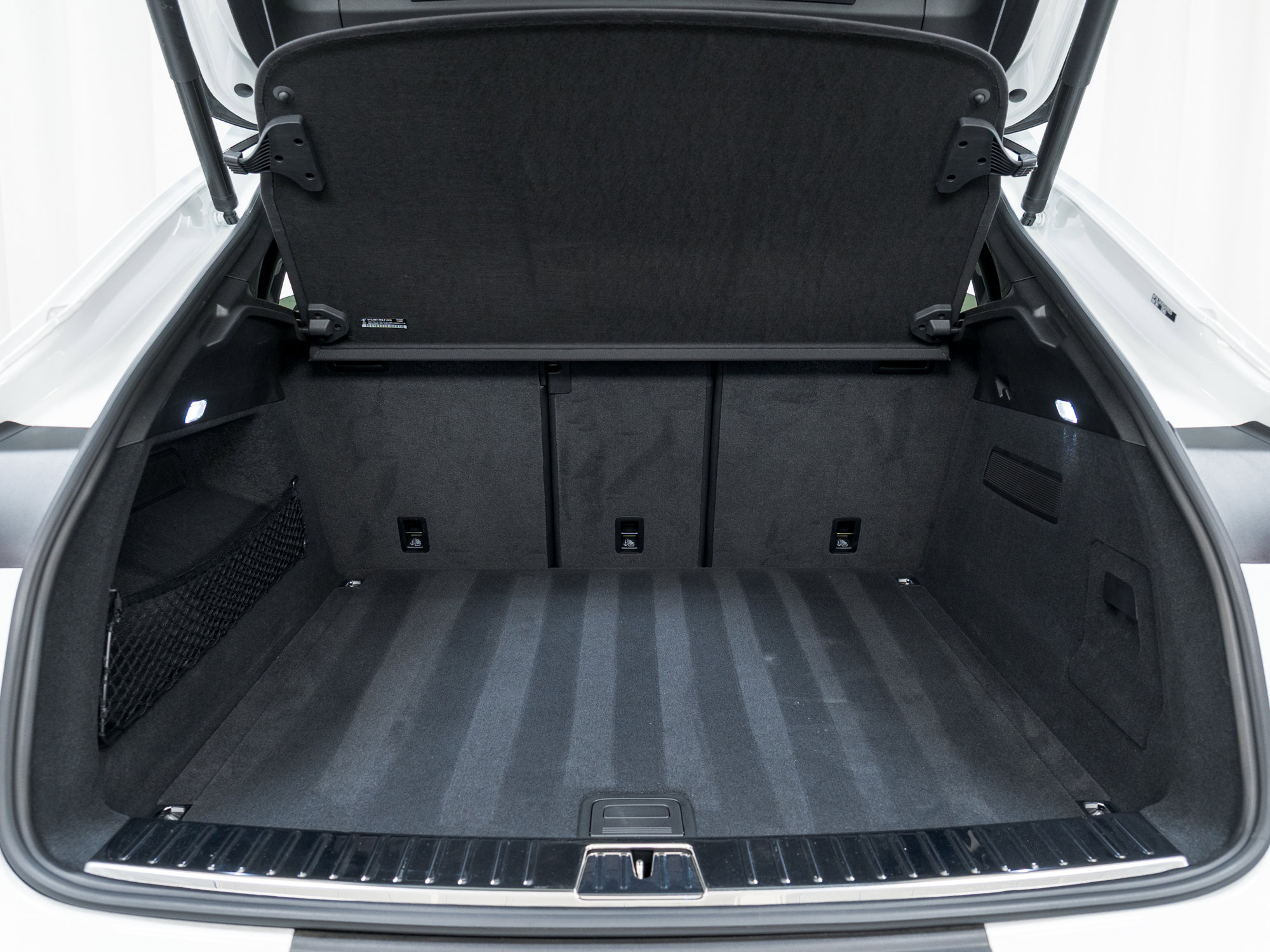 Used 2025 Porsche Cayenne S image 13