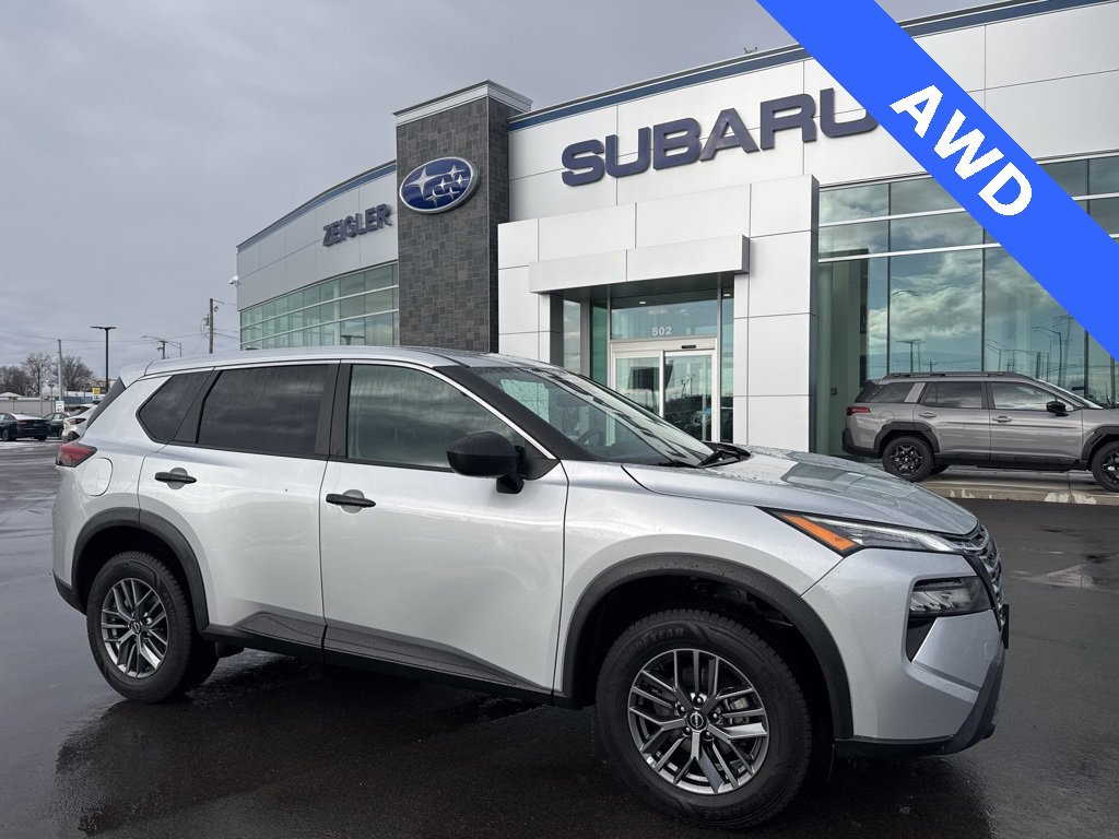 Used 2024 Nissan Rogue S image 1