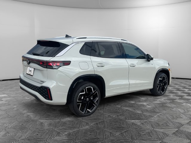 New 2026 Volkswagen Tiguan SEL R-Line AWD/4WD image 5
