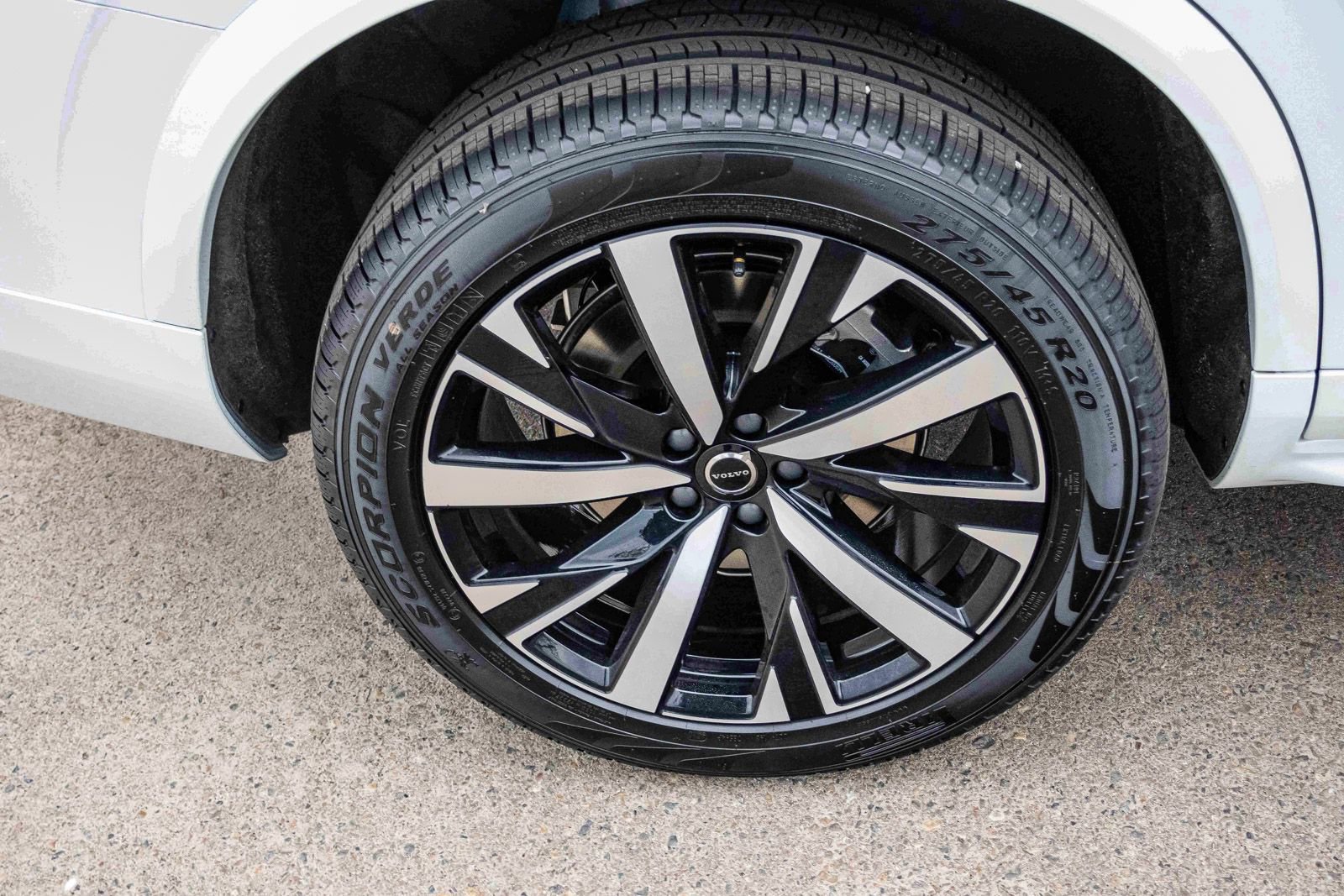 New 2026 Volvo XC90 B5 Core image 13