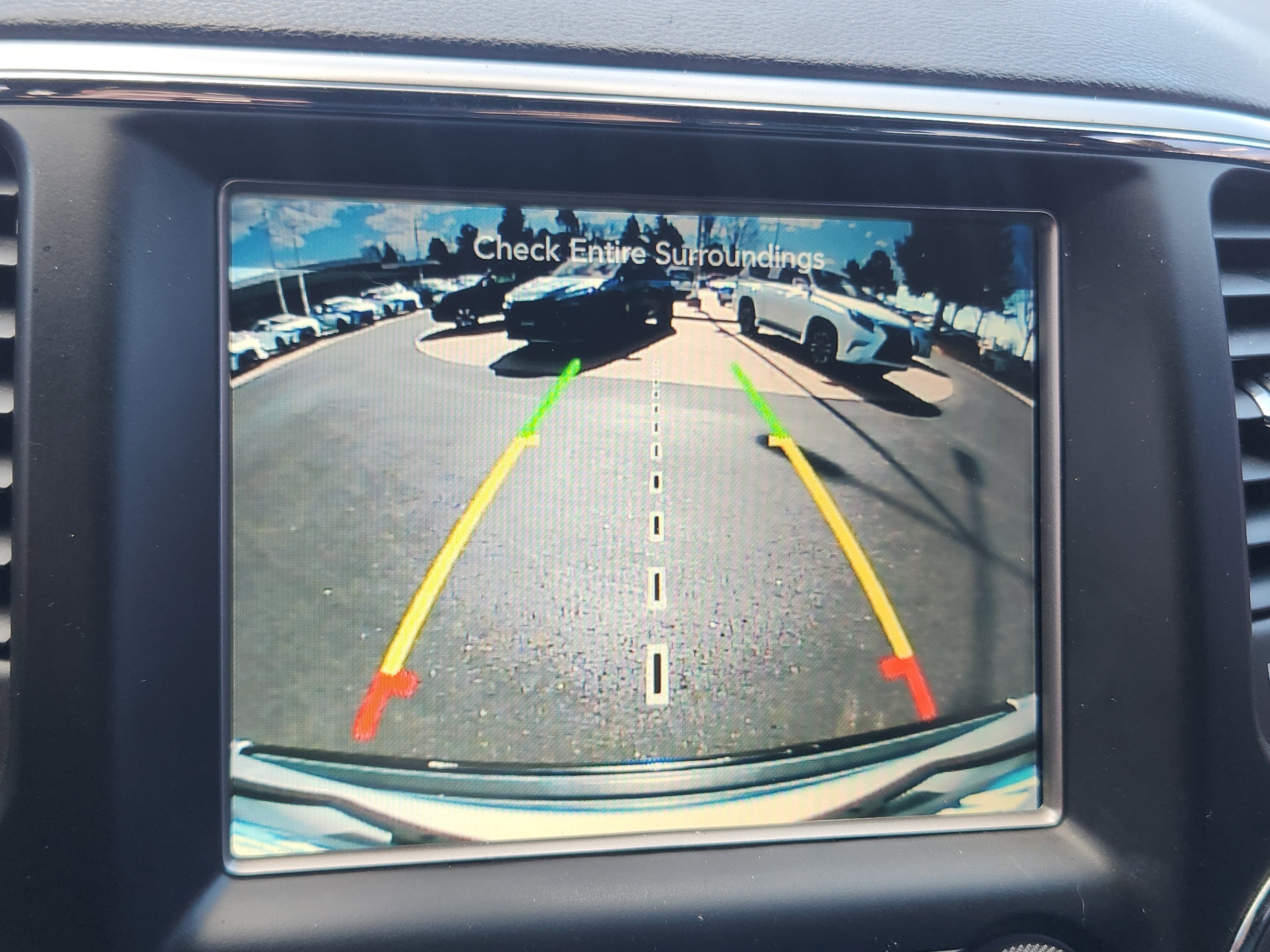 Used 2017 Jeep Grand Cherokee Altitude image 25