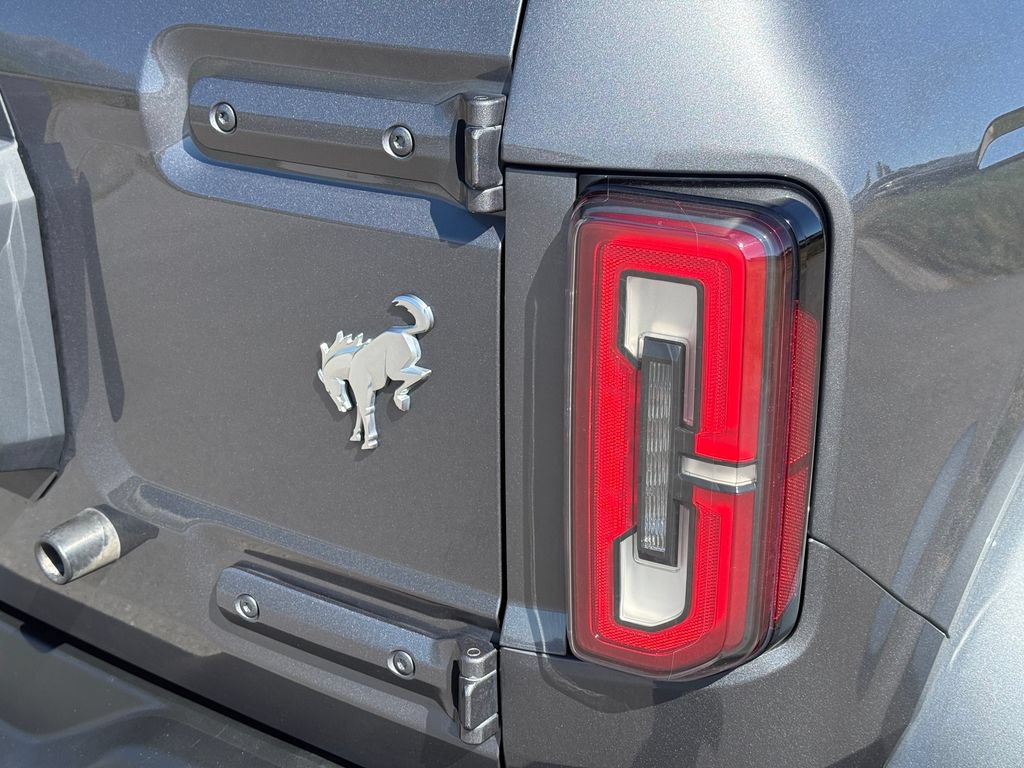 Used 2021 Ford Bronco Outer Banks AWD/4WD image 13