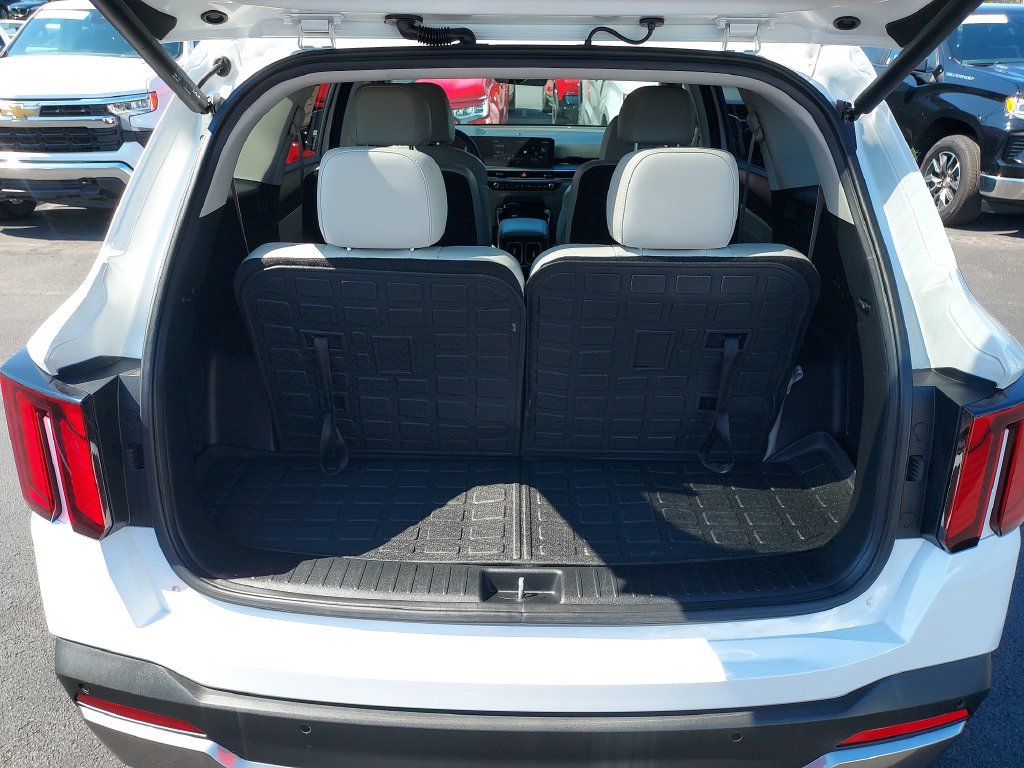 Used 2025 Kia Sorento SX FWD image 10