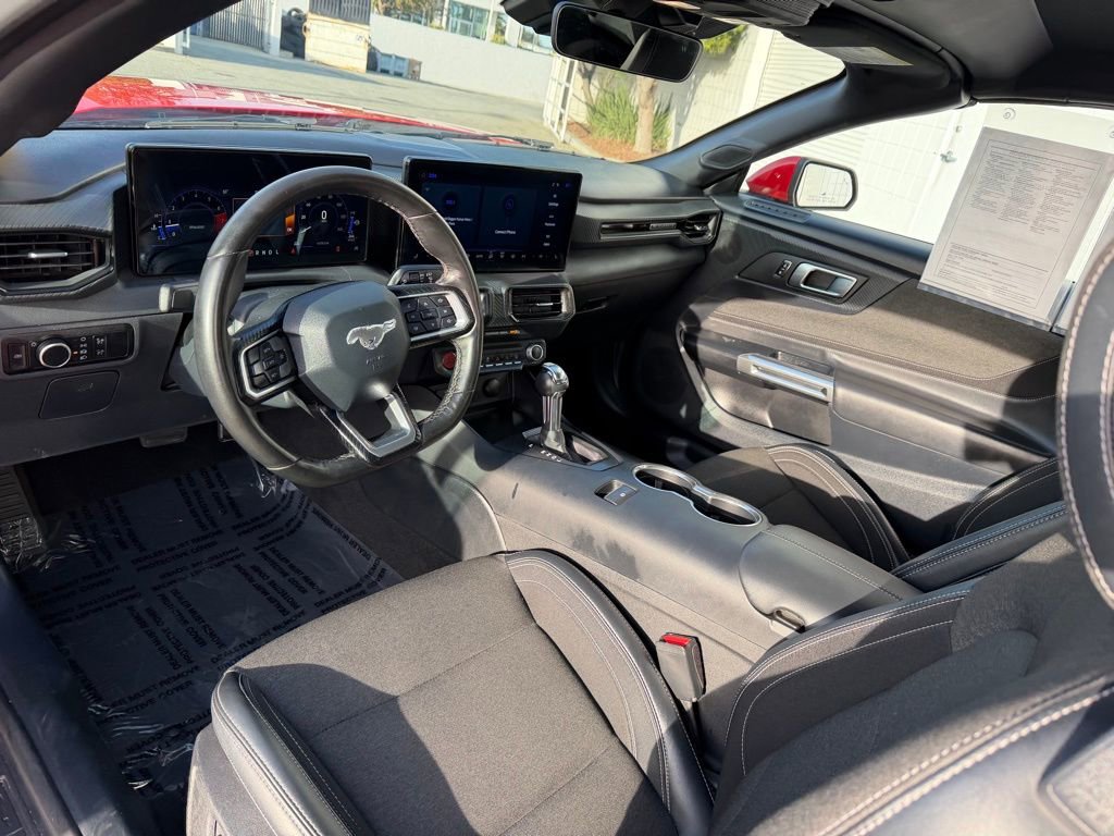 Used 2024 Ford Mustang Convertible image 2