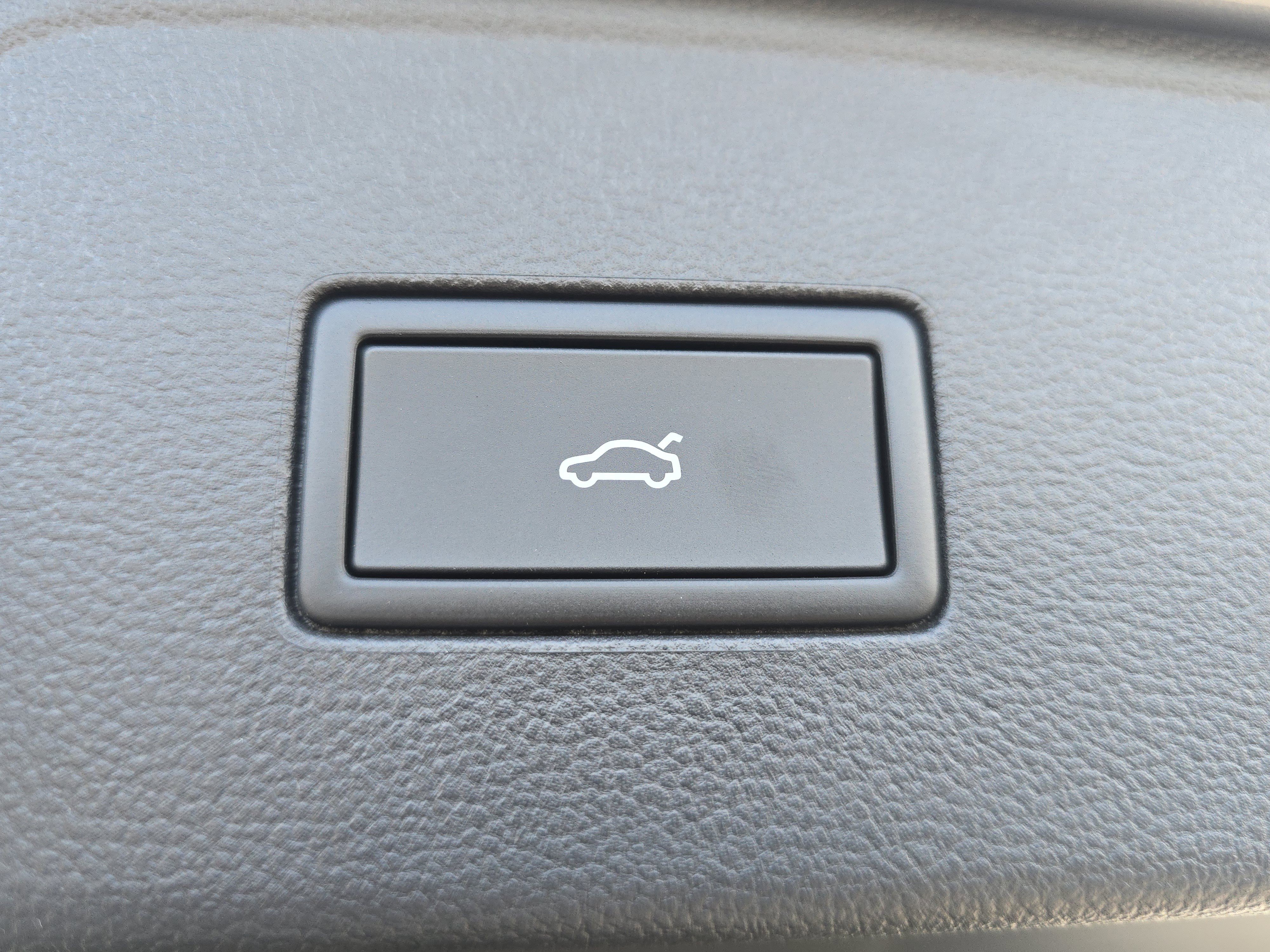 New 2026 Volkswagen Atlas SEL image 16