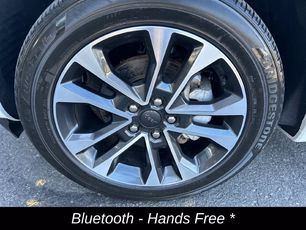 Certified 2023 Jeep Grand Cherokee Overland w/ Luxury Tech Group IV AWD/4WD image 12