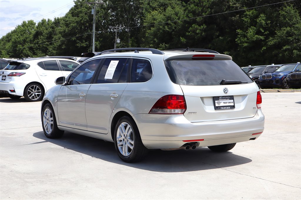 Used 2011 Volkswagen Jetta TDI FWD image 5