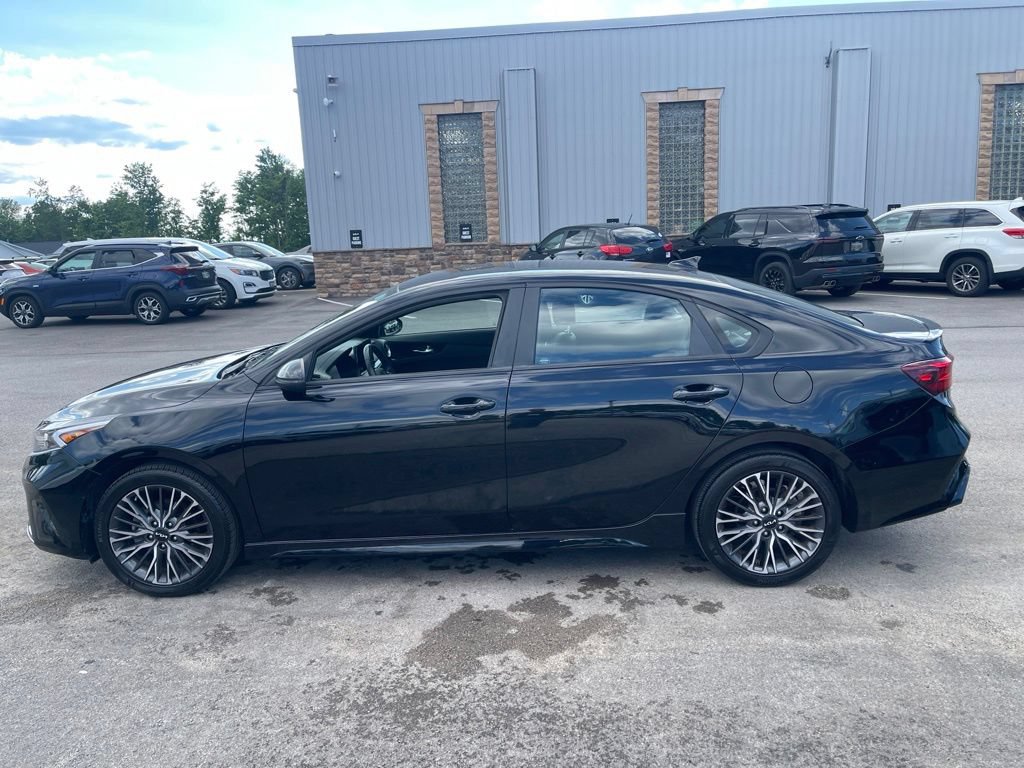 Used 2023 Kia Forte GT-Line FWD image 3
