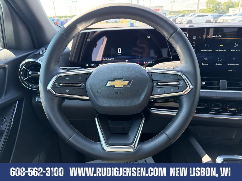 Used 2026 Chevrolet Equinox LT AWD/4WD image 14