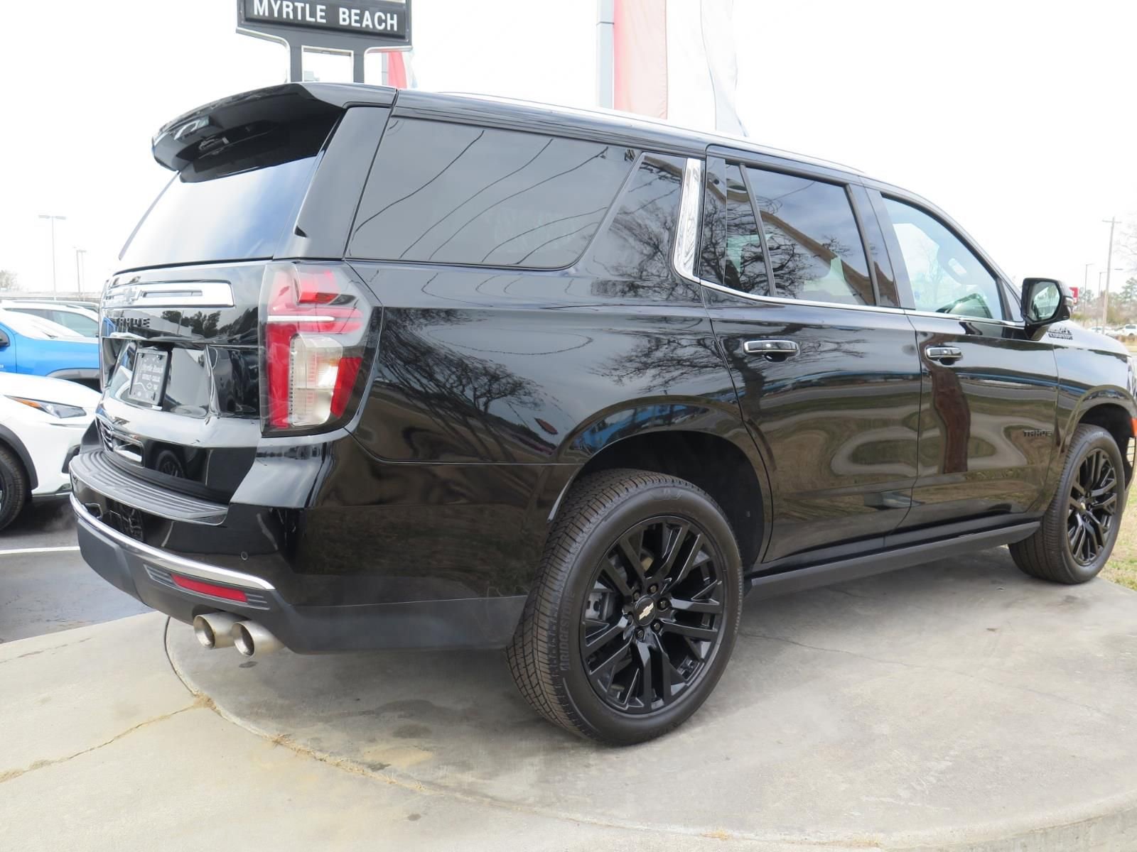 Used 2023 Chevrolet Tahoe High Country image 3