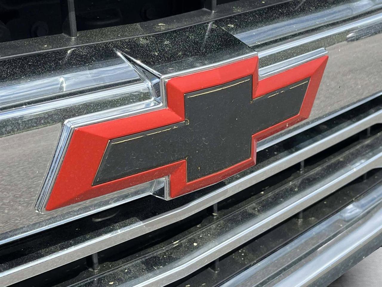 Used 2018 Chevrolet Silverado 1500 High Country image 3