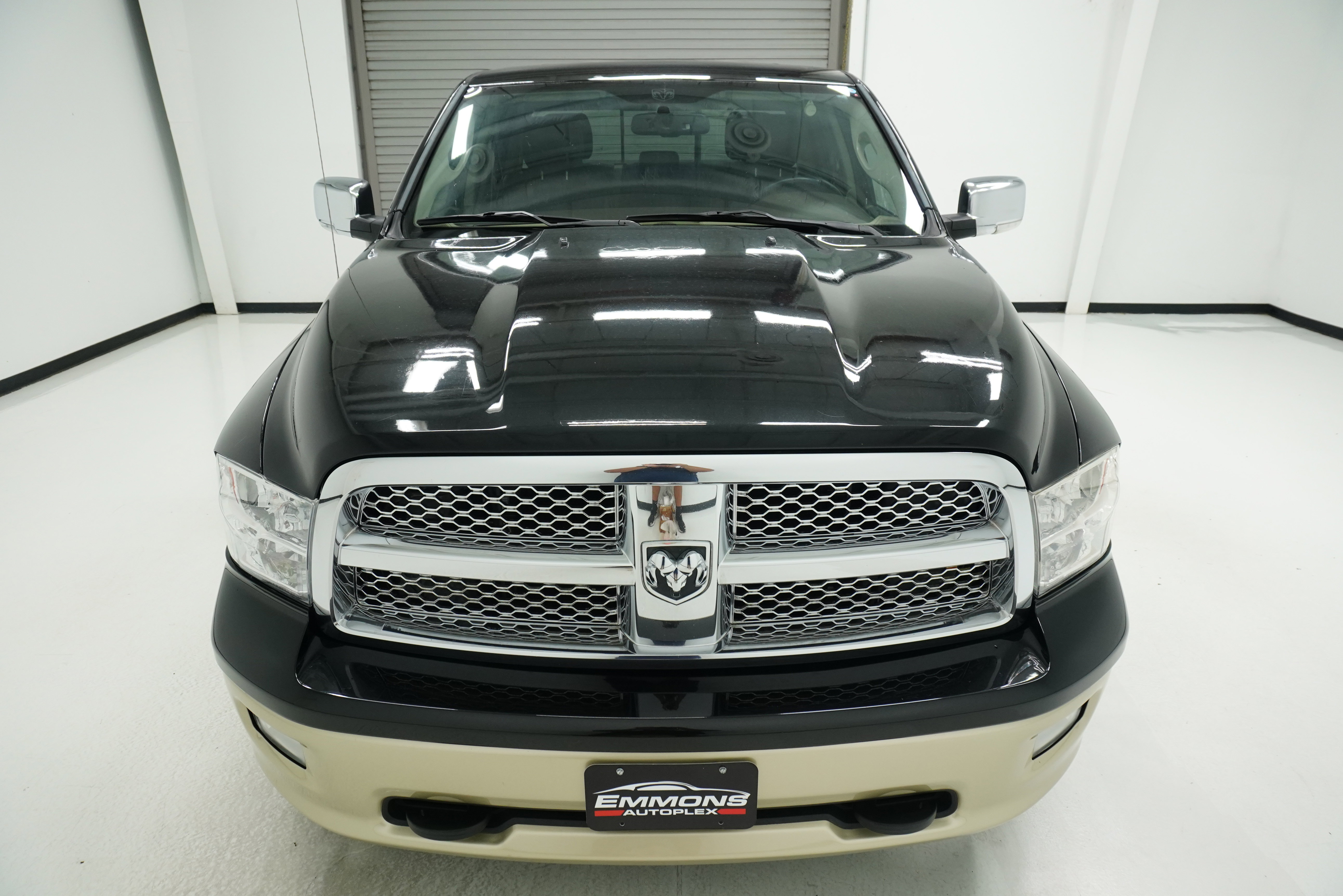 Used 2011 RAM 1500 Laramie Longhorn RWD image 2