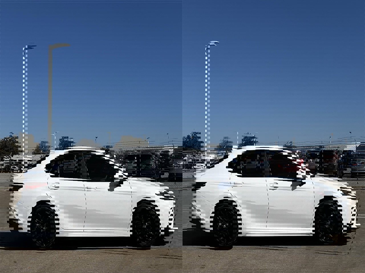 Used 2025 Toyota Camry SE image 3