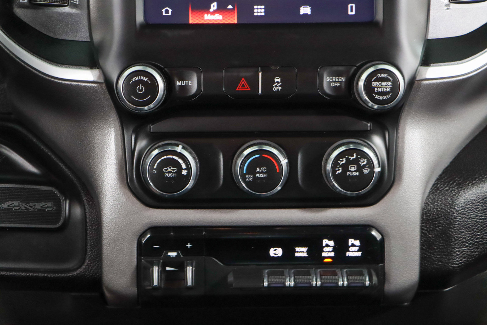 Used 2023 RAM 2500 Big Horn w/ Level 1 Equipment Group image 21