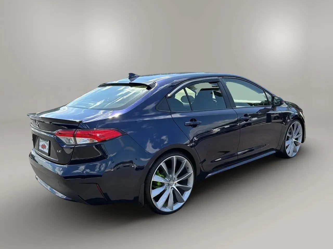 Used 2020 Toyota Corolla LE FWD image 5